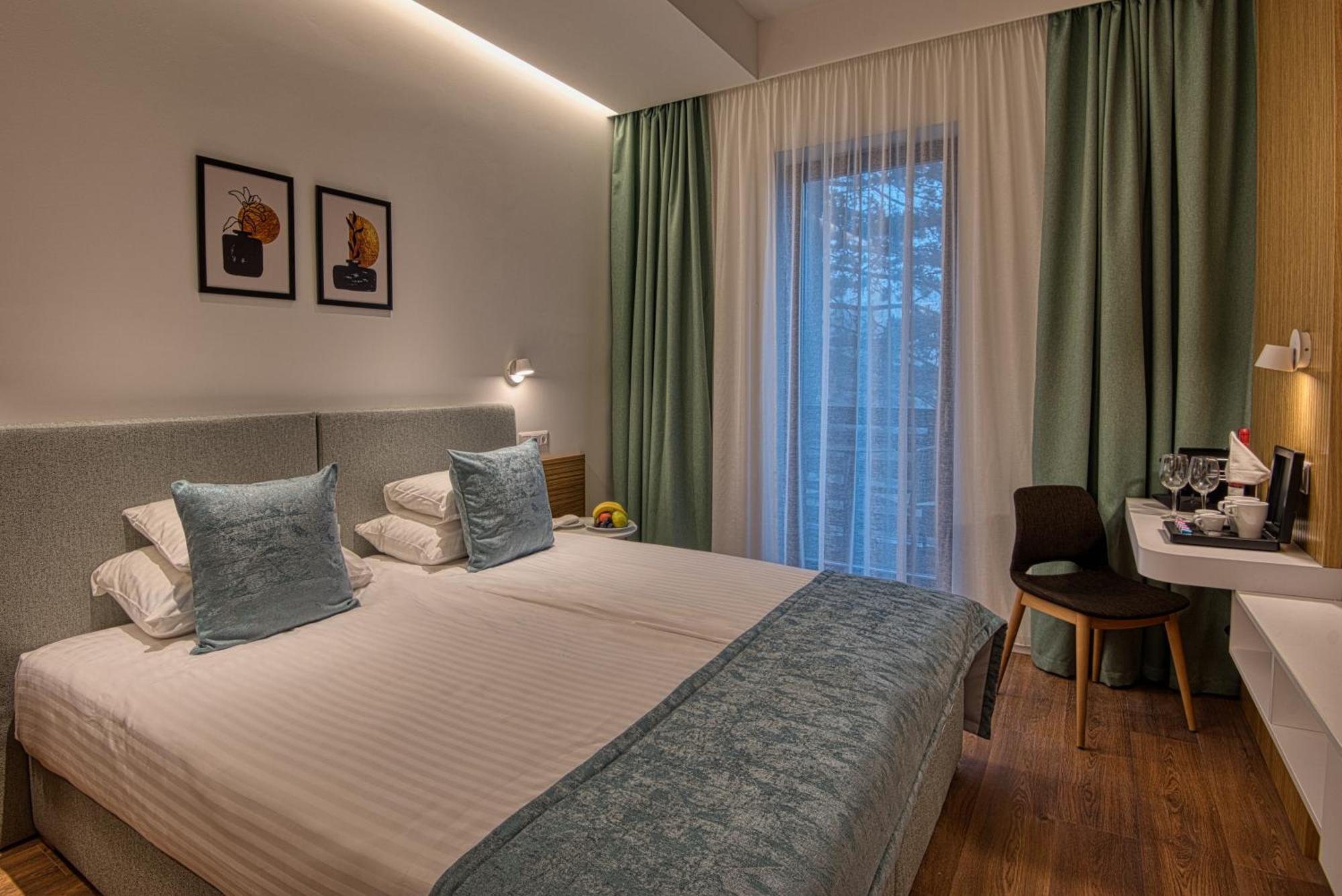 Cardoner Hotel Es Konferenciakoezpont Добогокё Экстерьер фото